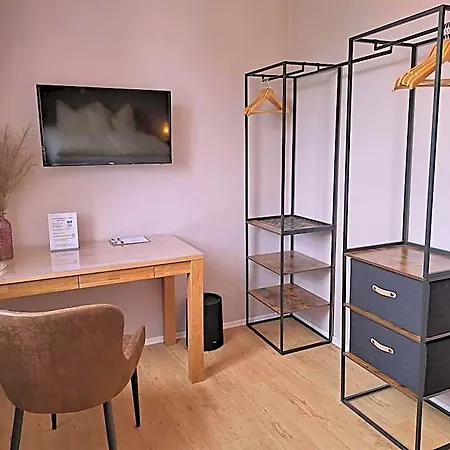 Zum Hirsch * Lucka